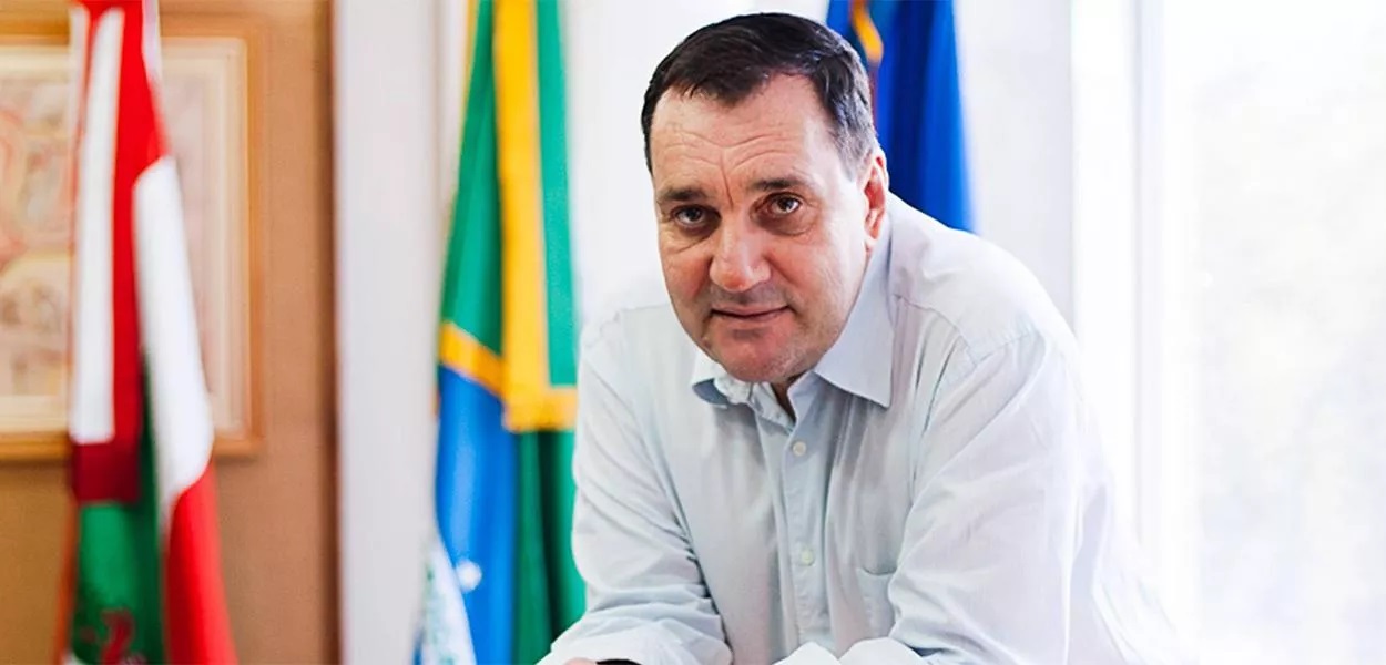 Camilo Santana exalta o legado de Cancellier e Lula entrega honraria p&oacute;stuma ao ex-reitor, v&iacute;tima da Lava Jato