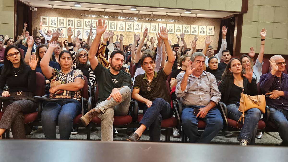 SIOMS: em assembleia, cirurgi&otilde;es-dentistas aprovam ESTADO DE GREVE em Campo Grande