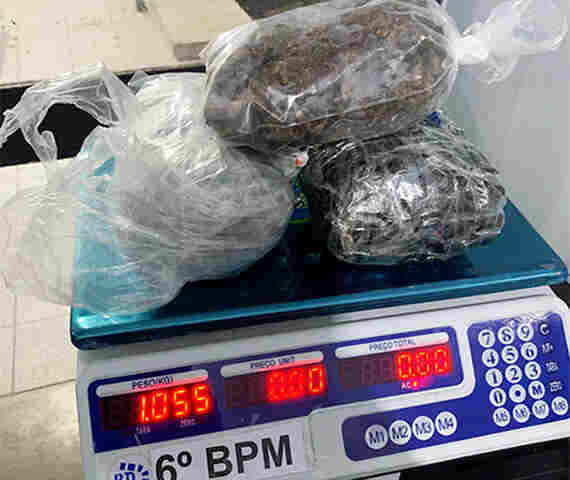 Pol&iacute;cia Militar prende homem por tr&aacute;fico de drogas em resid&ecirc;ncia no bairro Aeroporto em Corumb&aacute;