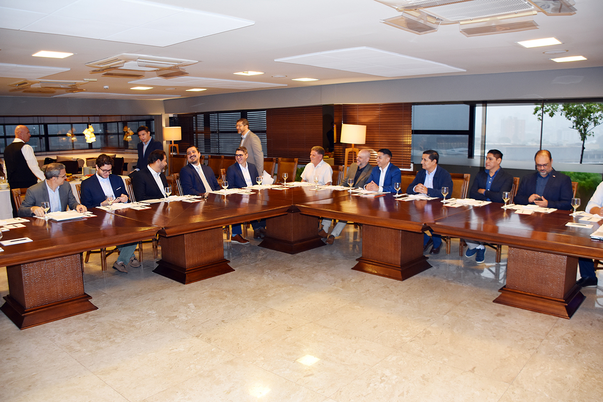 Fiems recebe comitiva de empres&aacute;rios da Bol&iacute;via para discutir oportunidades de neg&oacute;cio com MS