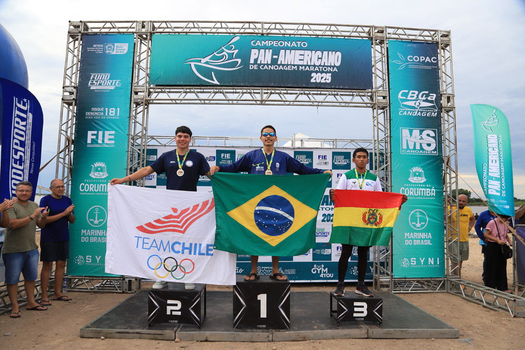 Premia&ccedil;&atilde;o no Porto Geral consagra campe&otilde;es do Pan-Americano de Canoagem