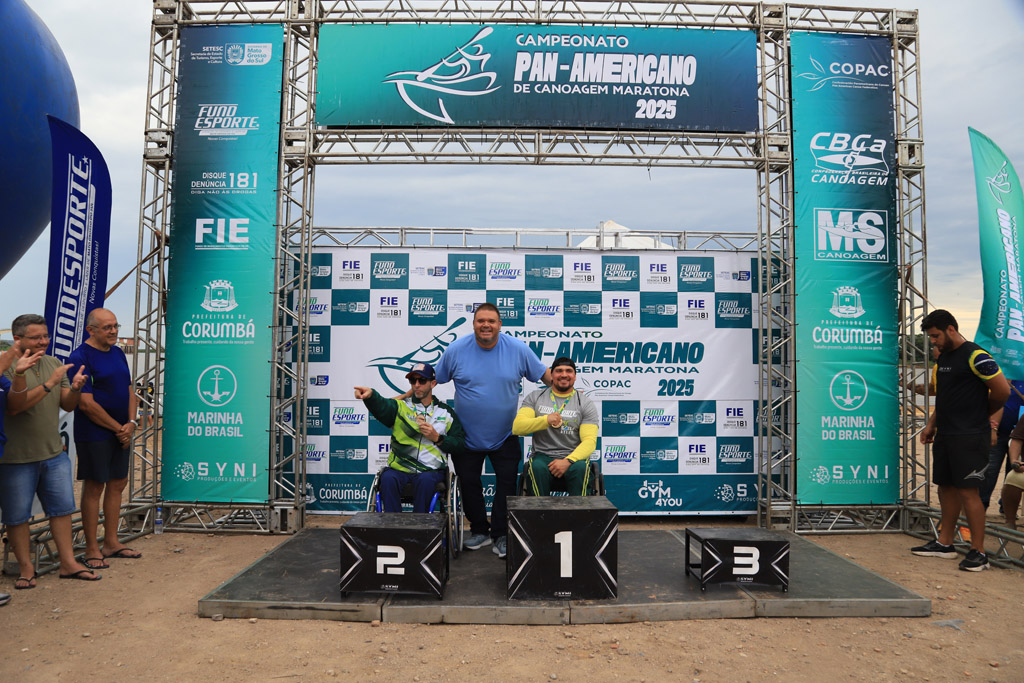 Premia&ccedil;&atilde;o no Porto Geral consagra campe&otilde;es do Pan-Americano de Canoagem