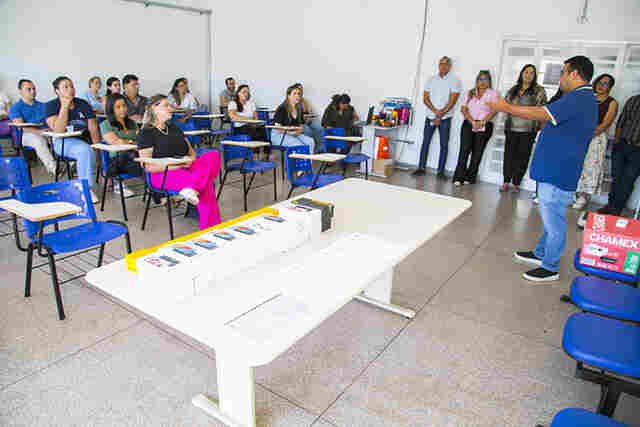 Prefeitura de Corumb&aacute; entrega celulares &agrave;s Unidades de Sa&uacute;de para facilitar o contato com a popula&ccedil;&atilde;o