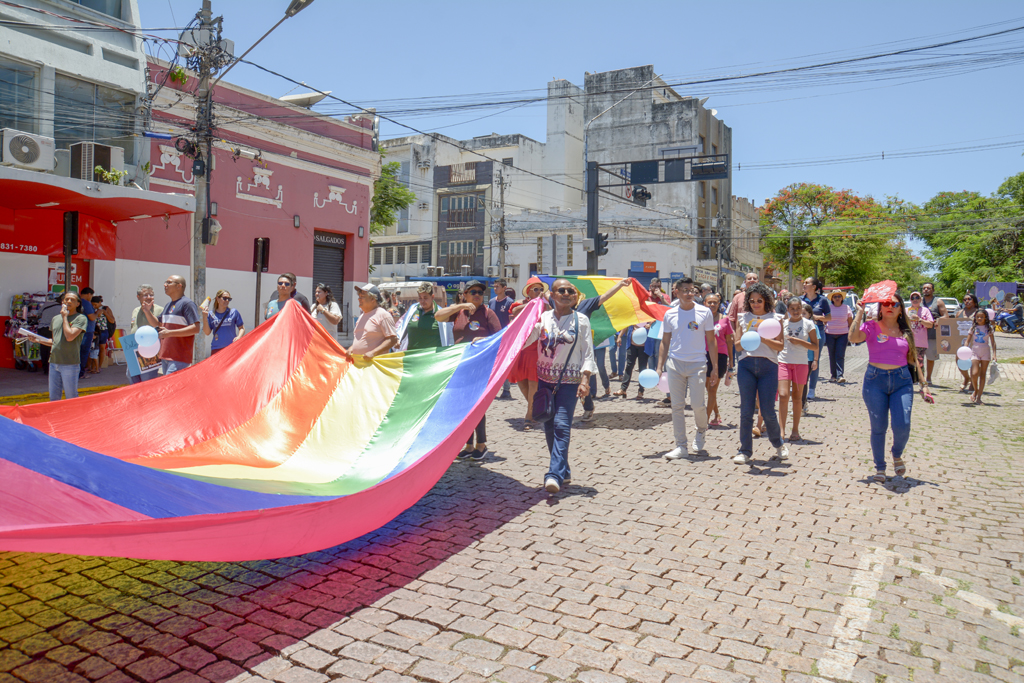 Corumb&aacute; realiza caminhada em defesa da paz, da inclus&atilde;o e dos direitos humanos
