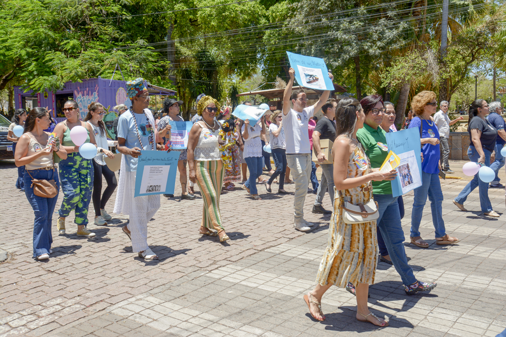 Corumb&aacute; realiza caminhada em defesa da paz, da inclus&atilde;o e dos direitos humanos