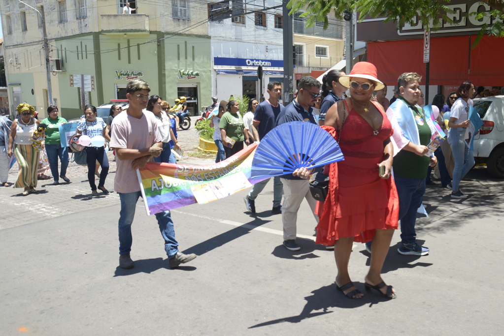 Corumb&aacute; realiza caminhada em defesa da paz, da inclus&atilde;o e dos direitos humanos