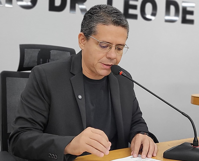 Alexandre busca apoio do Estado para disponibiliza&ccedil;&atilde;o de neurocirurgi&atilde;o na cidade