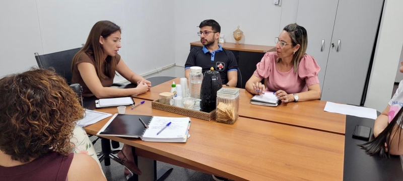 Munic&iacute;pios fortalecem parceria em sa&uacute;de ap&oacute;s reuni&atilde;o de alinhamento entre as secretarias de Corumb&aacute; e Lad&aacute;rio