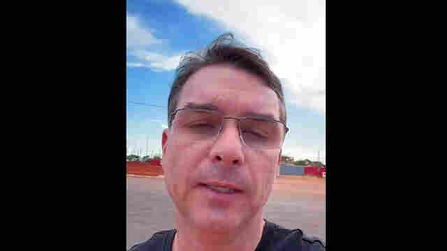 Veja o v&iacute;deo de Fl&aacute;vio Bolsonaro que motivou a pris&atilde;o de Jair