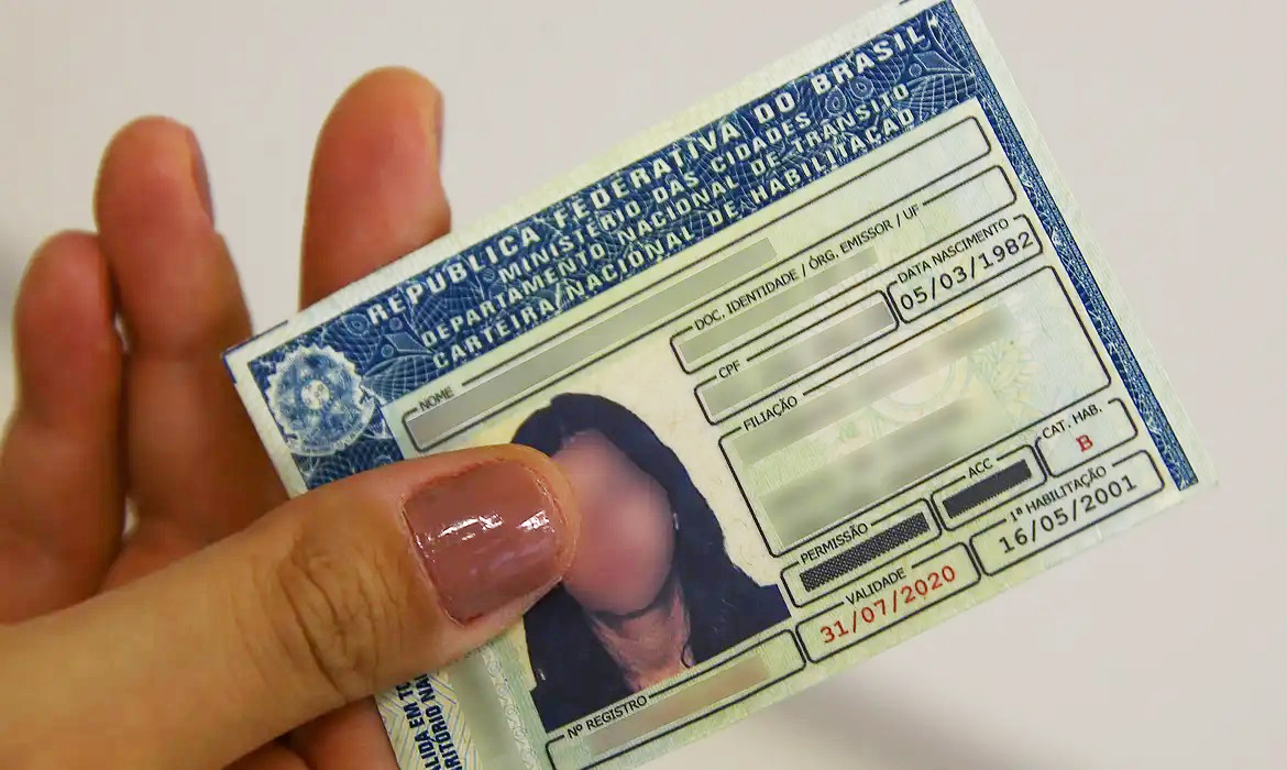 Tentativas de fraudes com documentos mais que dobram de 2022 a 2025 