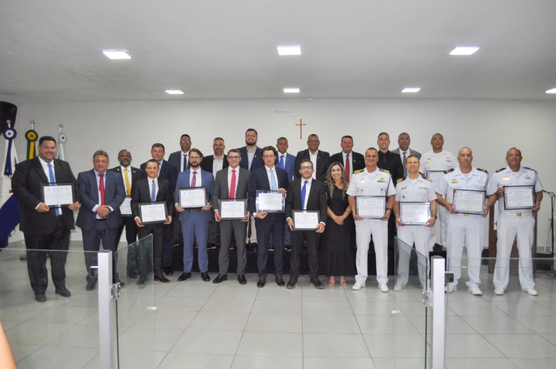 C&acirc;mara Municipal de Lad&aacute;rio realiza sess&atilde;o solene para entrega de T&iacute;tulos de Cidadania a autoridades civis e militares
