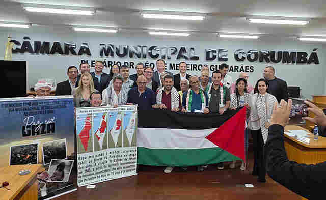 Durante homenagem, C&acirc;mara refor&ccedil;a la&ccedil;os de amizade com a comunidade palestina