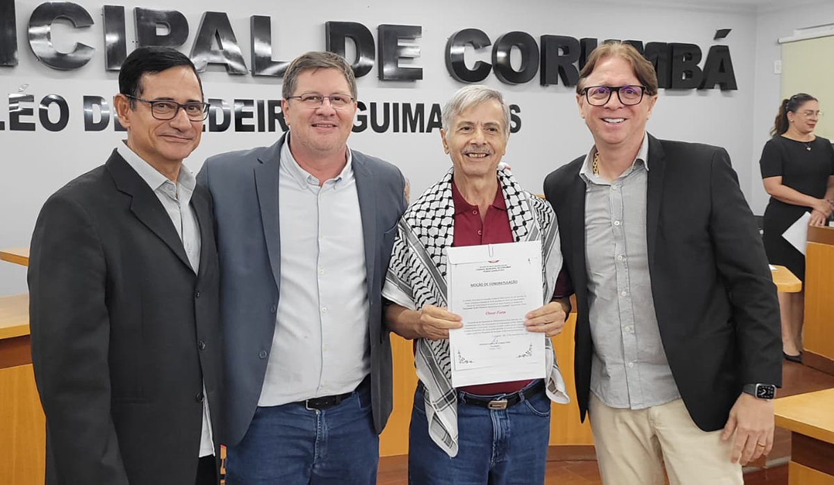 Durante homenagem, C&acirc;mara refor&ccedil;a la&ccedil;os de amizade com a comunidade palestina