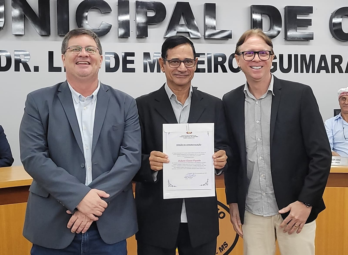 Durante homenagem, C&acirc;mara refor&ccedil;a la&ccedil;os de amizade com a comunidade palestina