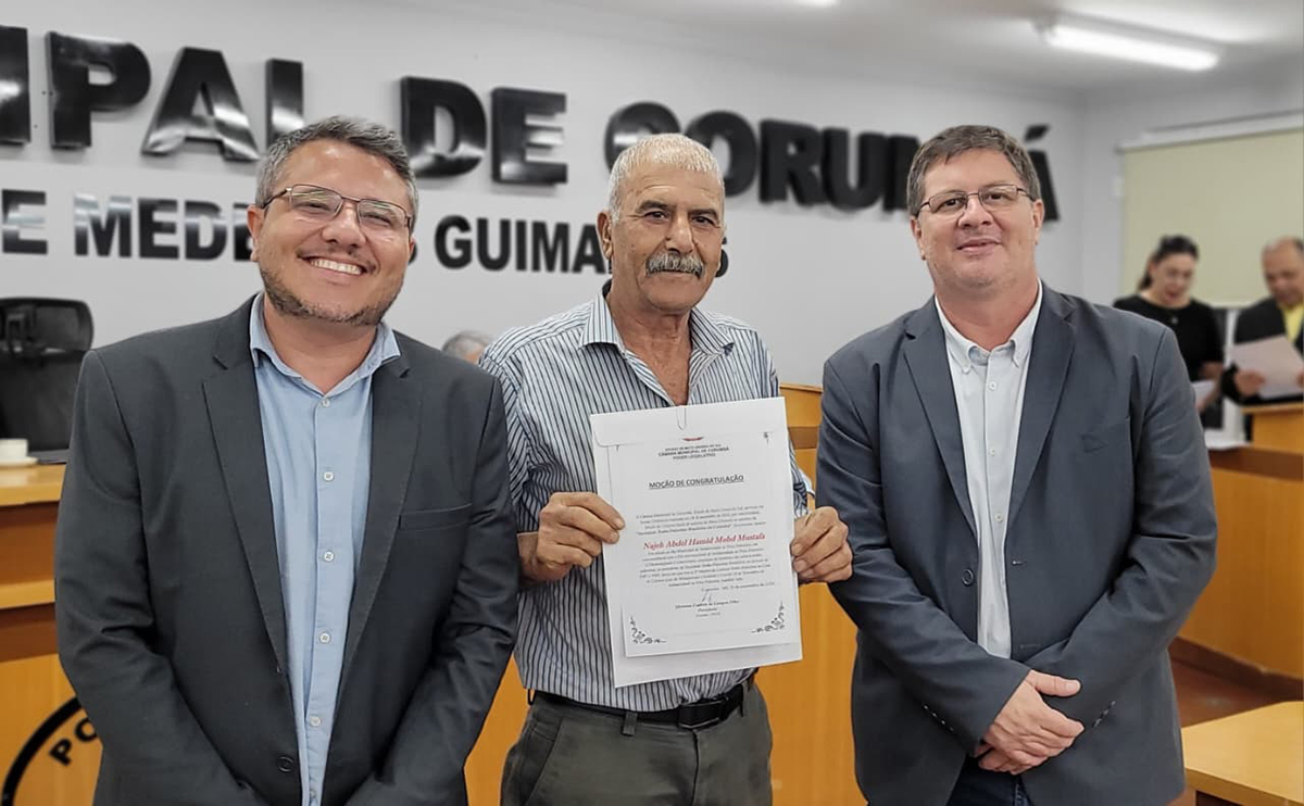 Durante homenagem, C&acirc;mara refor&ccedil;a la&ccedil;os de amizade com a comunidade palestina