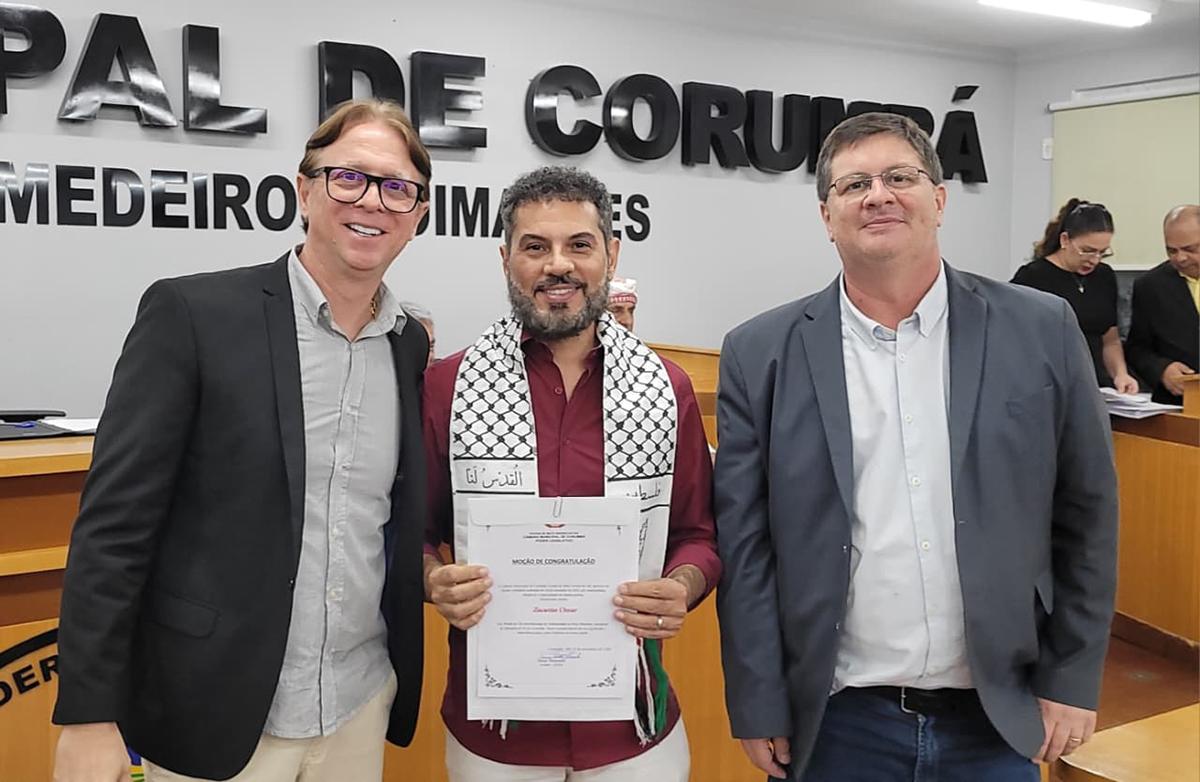 Durante homenagem, C&acirc;mara refor&ccedil;a la&ccedil;os de amizade com a comunidade palestina