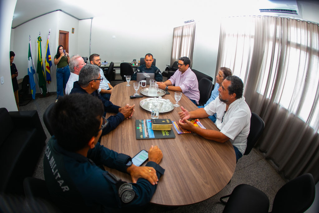 Prefeitura e institui&ccedil;&otilde;es alinham a&ccedil;&otilde;es para refor&ccedil;ar a seguran&ccedil;a no centro durante o fim de ano