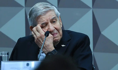 Moraes d&aacute; prazo de cinco dias para general Heleno confirmar Alzheimer