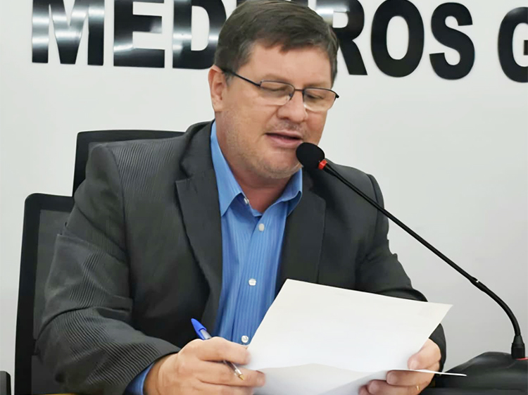 Bira cobra servi&ccedil;os para melhorar as condi&ccedil;&otilde;es de trafegabilidade da principal via de Albuquerque