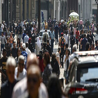 Mais de 8,6 milh&otilde;es deixam pobreza; Brasil tem melhor n&iacute;vel desde 2012 
