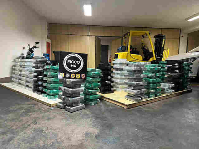 Caminh&atilde;o carregado de min&eacute;rio que saiu de Corumb&aacute; foi detido em Minas Gerais com cerca de 420 kg de coca&iacute;na