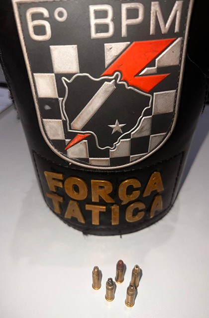 Homem &eacute; detido ap&oacute;s amea&ccedil;ar fam&iacute;lia com disparo de arma de fogo no bairro Cristo Redentor em Corumb&aacute;