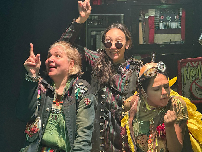Estreia de espet&aacute;culo teatral &ldquo;Pet&uacute;nia&rdquo; marca os 22 anos do Grupo Fulano di Tal