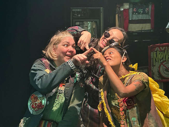 Estreia de espet&aacute;culo teatral &ldquo;Pet&uacute;nia&rdquo; marca os 22 anos do Grupo Fulano di Tal