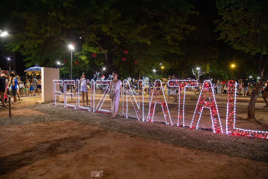 Corumb&aacute; abre Jardim de Natal com shows, feira de artesanato e concurso de pres&eacute;pios