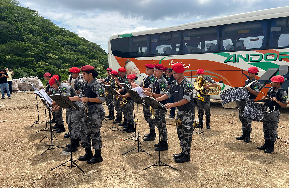 Instituto Novo Olhar promove 3&ordf; A&ccedil;&atilde;o Social no Lix&atilde;o de Corumb&aacute;