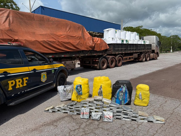 PRF apreende 192 Kg de drogas em carga de ur&eacute;ia que saiu de Corumb&aacute; com destino a Franca (SP) 