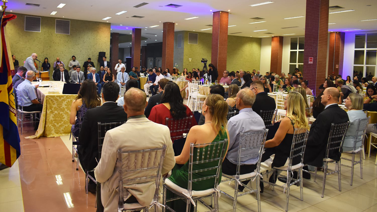 CONFIRA IMAGENS DA SESS&Atilde;O SOLENE QUE MARCOU A ENTREGA DE T&Iacute;TULOS DE CIDAD&Atilde;O CORUMBAENSE, HONRARIA CONCEDIDA PELA C&Acirc;MARA MUNICIPAL