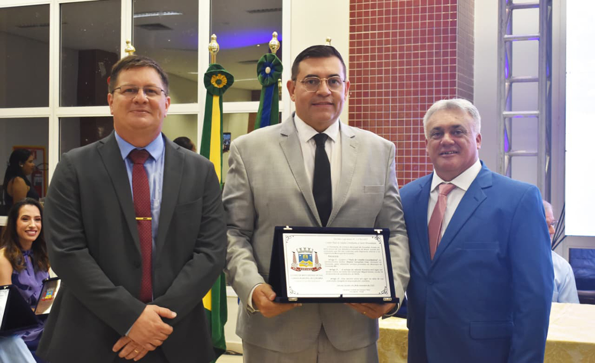 CONFIRA IMAGENS DA SESS&Atilde;O SOLENE QUE MARCOU A ENTREGA DE T&Iacute;TULOS DE CIDAD&Atilde;O CORUMBAENSE, HONRARIA CONCEDIDA PELA C&Acirc;MARA MUNICIPAL