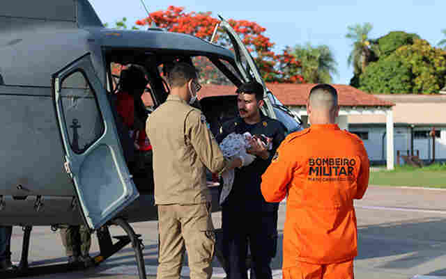 Jovem gestante tem parto prematuro no meio do Pantanal com ajuda da Marinha do Brasil 