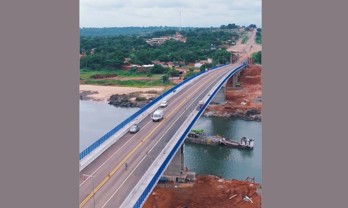 Ponte entre Tocantins e Maranh&atilde;o que desabou h&aacute; um ano &eacute; reinaugurada 