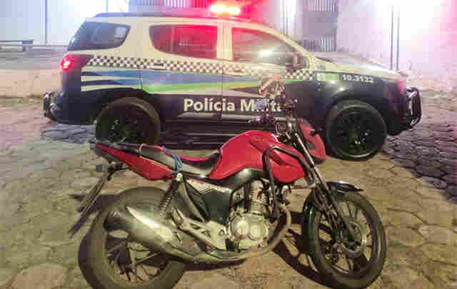 Com apoio da comunidade, Pol&iacute;cia Militar localiza e recupera motocicleta roubada em Corumb&aacute;