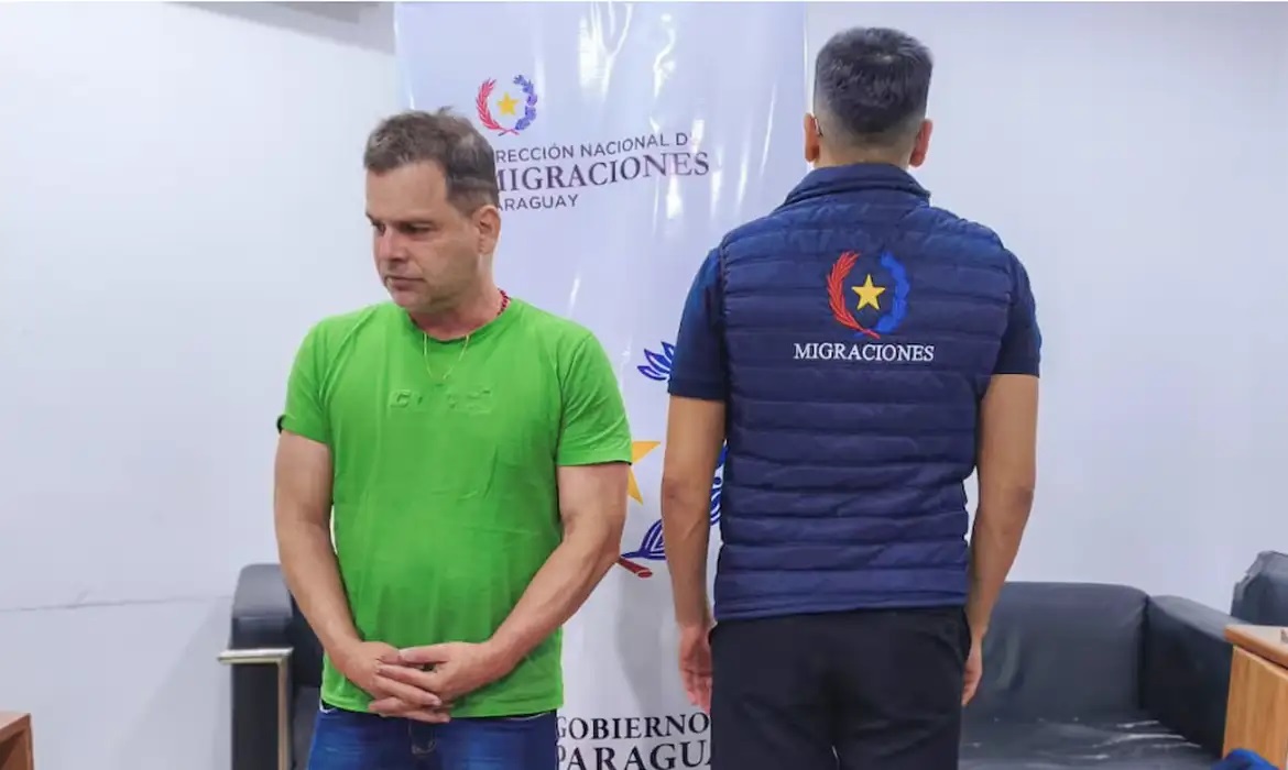 Pol&iacute;cia do Paraguai entrega Silvinei Vasques &agrave; PF