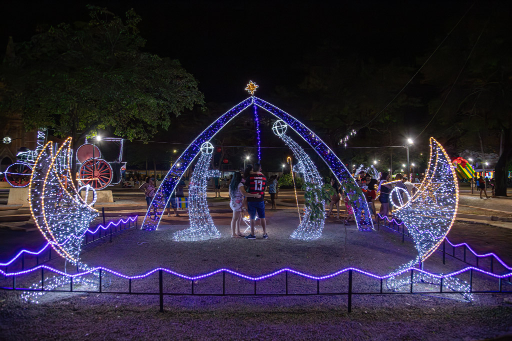 Decora&ccedil;&atilde;o do Jardim de Natal sofre danos em Corumb&aacute; 