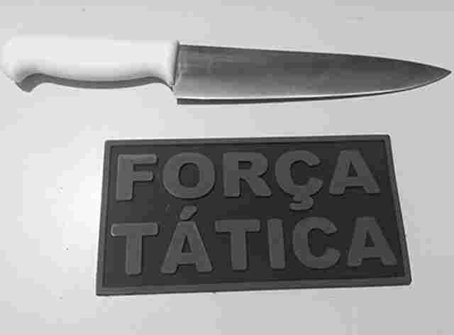 For&ccedil;a T&aacute;tica det&eacute;m homem armado com faca ap&oacute;s perturba&ccedil;&atilde;o do sossego no Bairro Universit&aacute;rio em Corumb&aacute;