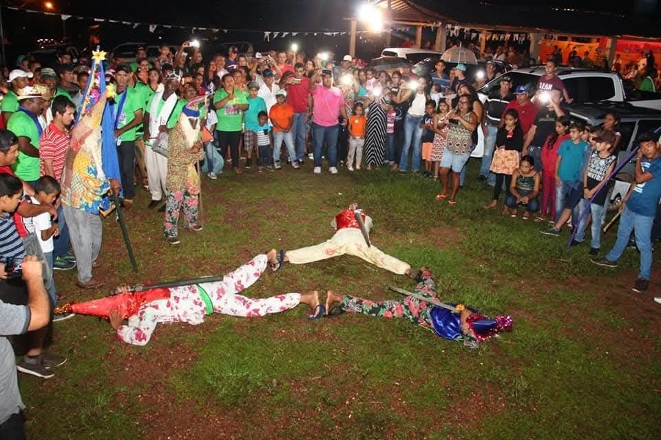 Folia de Reis de &Aacute;guas do Miranda mant&eacute;m viva h&aacute; mais de meio s&eacute;culo a f&eacute; e a ancestralidade