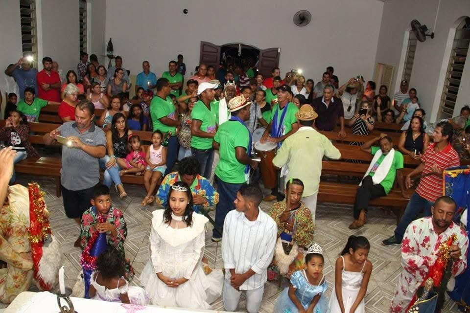 Folia de Reis de &Aacute;guas do Miranda mant&eacute;m viva h&aacute; mais de meio s&eacute;culo a f&eacute; e a ancestralidade
