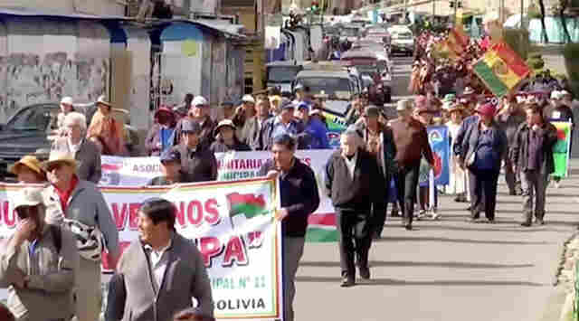 Bol&iacute;via revoga decreto sobre combust&iacute;veis ap&oacute;s press&atilde;o sindical e acordo com movimentos sociais