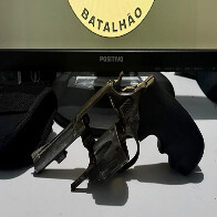 Pol&iacute;cia Militar apreende arma de fogo ap&oacute;s den&uacute;ncias de disparos no bairro Popular Velha em Corumb&aacute;