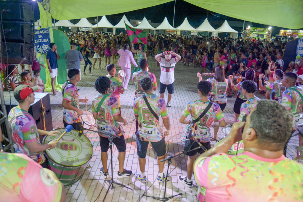 Folia nos Bairros leva carnaval e cultura para perto das fam&iacute;lias em Corumb&aacute;