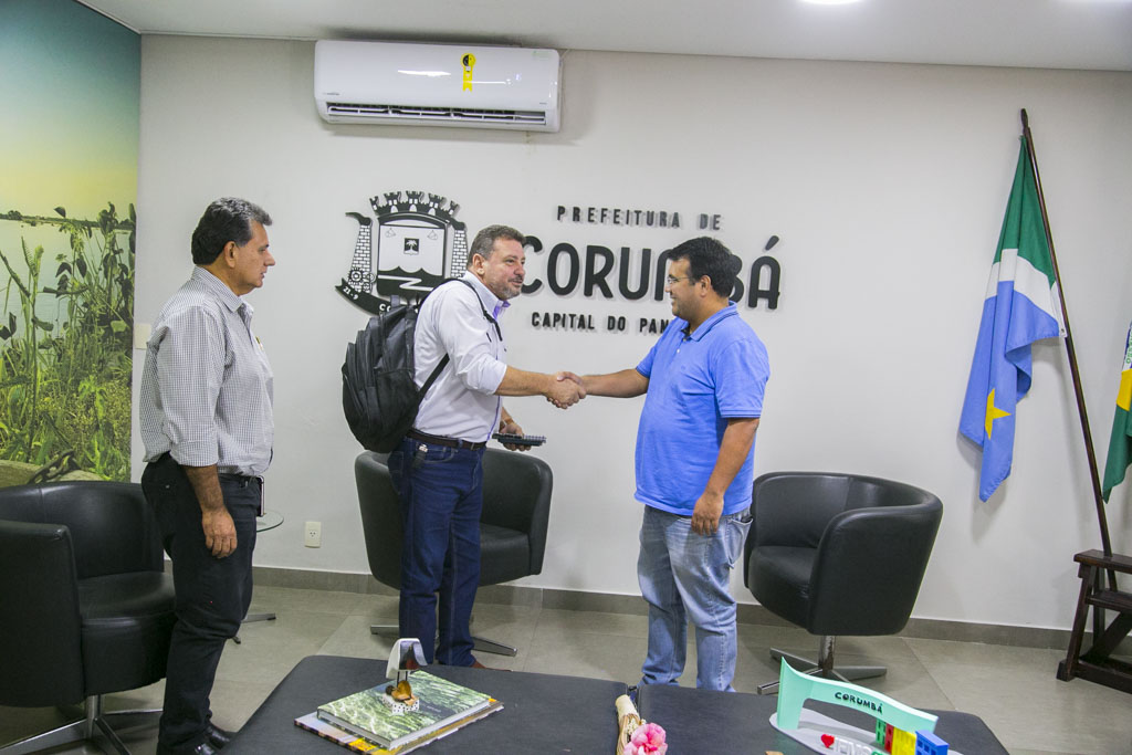Prefeitura discute programa Lar Legal para regulariza&ccedil;&atilde;o fundi&aacute;ria de fam&iacute;lias de baixa renda