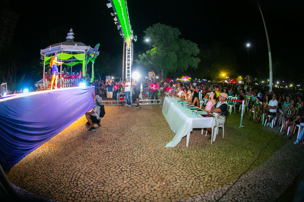 Corte de Momo do Carnaval de Corumb&aacute; 2026 &eacute; eleita em festa no Jardim da Independ&ecirc;ncia