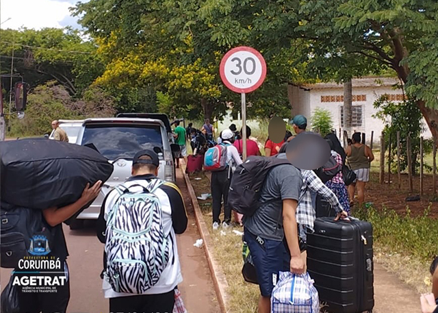 Agetrat apreende vans com placas bolivianas realizando transporte clandestino de passageiros em Corumb&aacute;