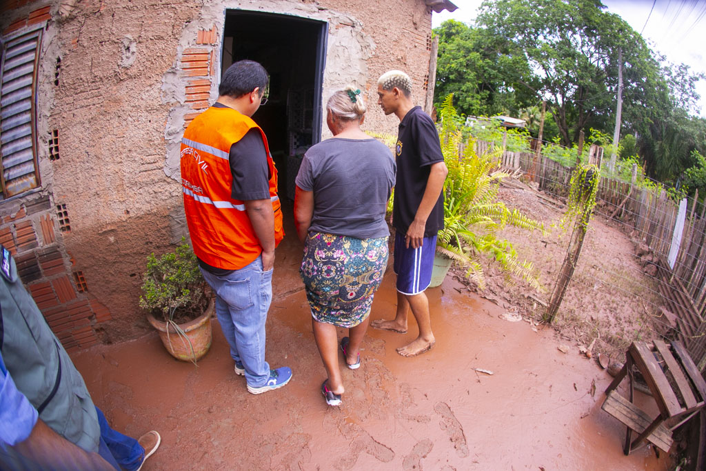 Prefeito Dr. Gabriel vistoria &aacute;reas afetadas e anuncia a&ccedil;&otilde;es emergenciais para atendimento &agrave; popula&ccedil;&atilde;o
