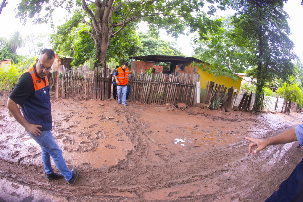 Defesa Civil contabiliza 200 fam&iacute;lias afetadas por chuva extrema em Corumb&aacute;
