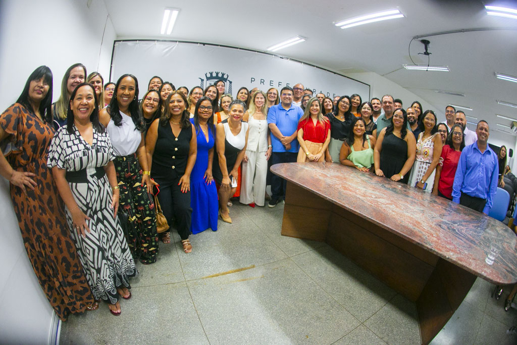 Solenidade oficializa posse de 41 gestores escolares eleitos pela comunidade em Corumb&aacute;